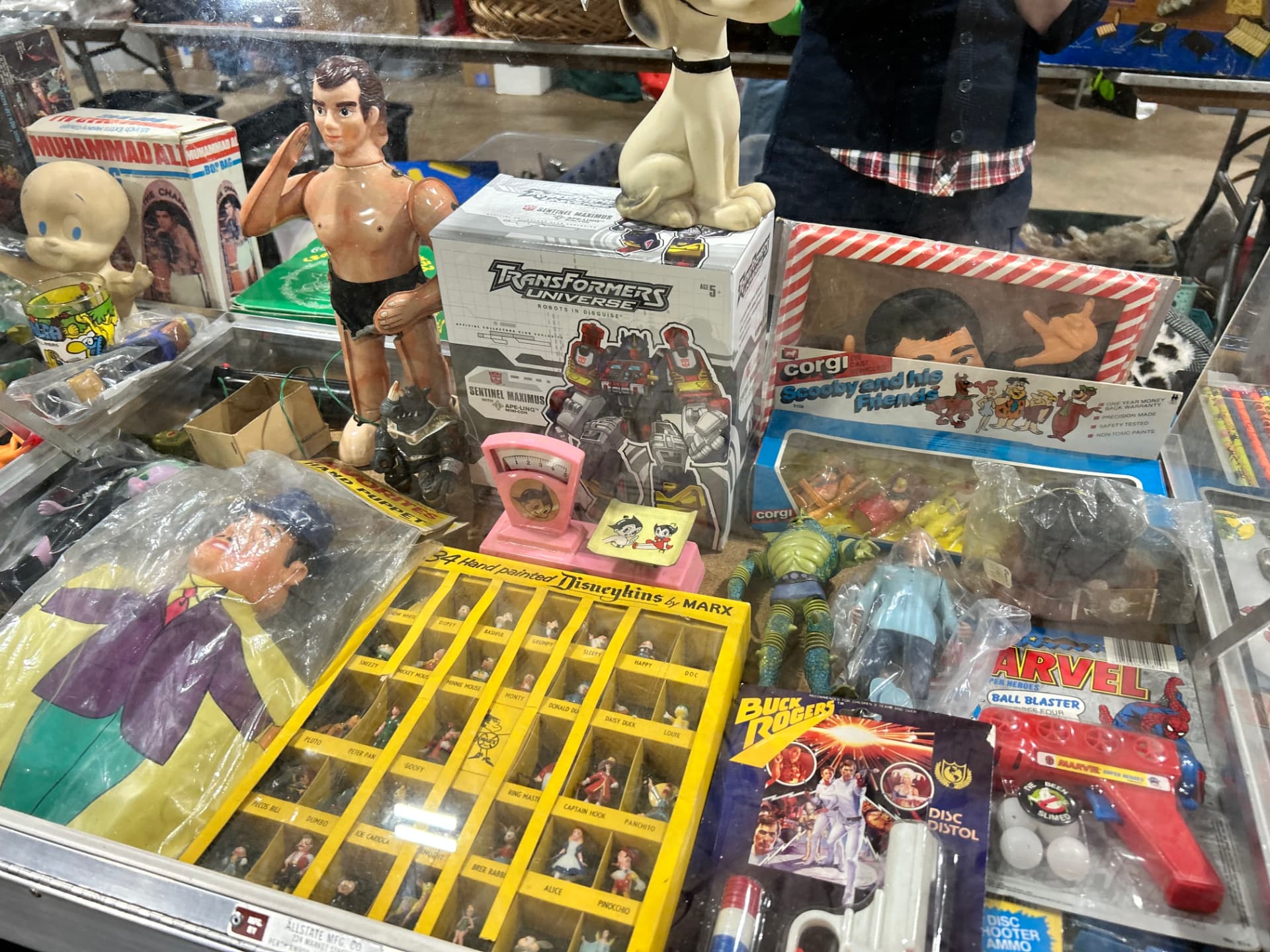 Winter Fever Toy Show gallery image 17